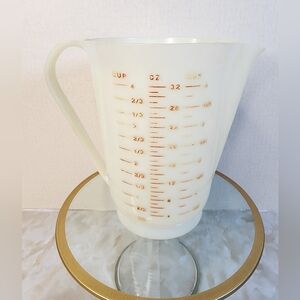 Vintage Tupperware Measuring Cup